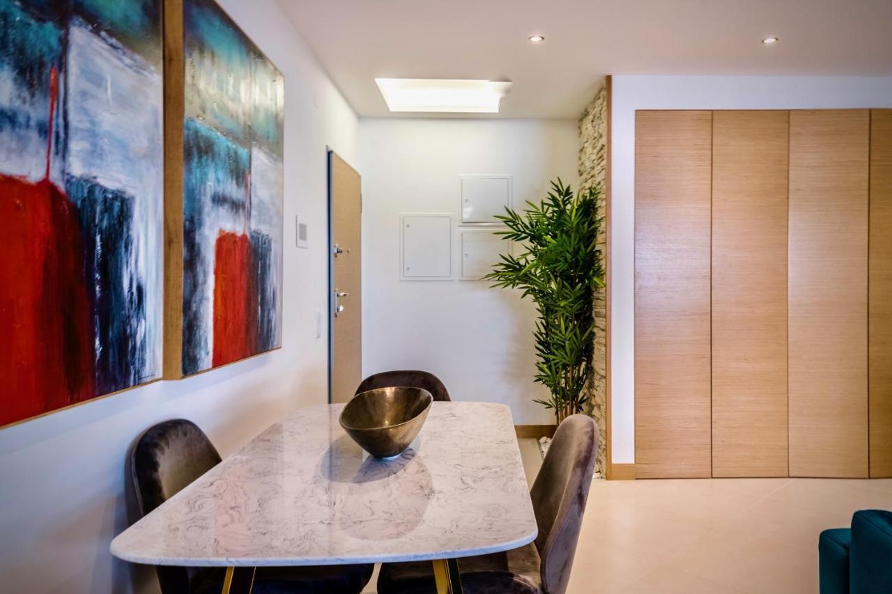 Coolhouses Lagos, 2 Bed Stylish City Flat, Rooftop Shared Pool, Clayheart Экстерьер фото