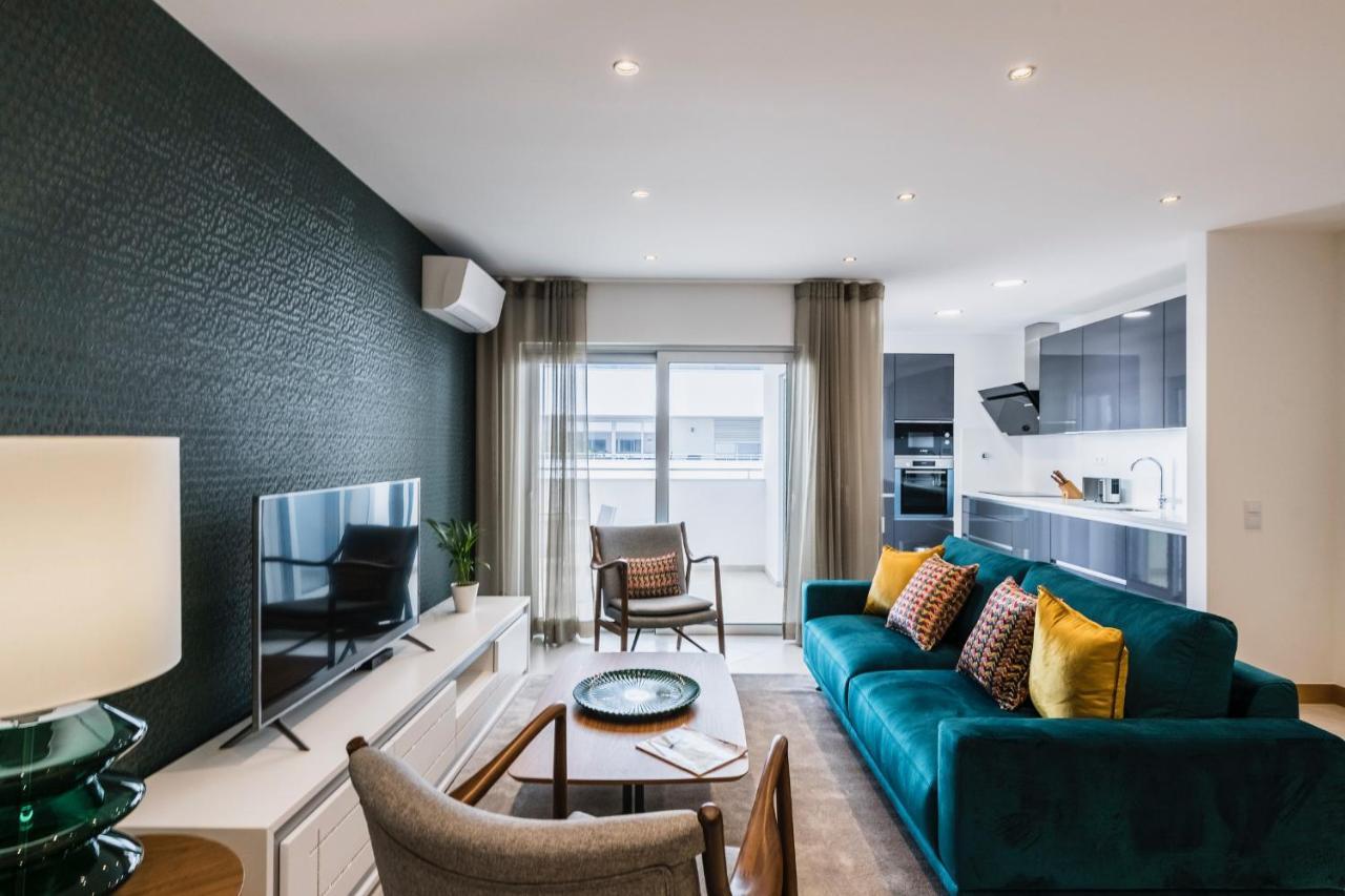Coolhouses Lagos, 2 Bed Stylish City Flat, Rooftop Shared Pool, Clayheart Экстерьер фото