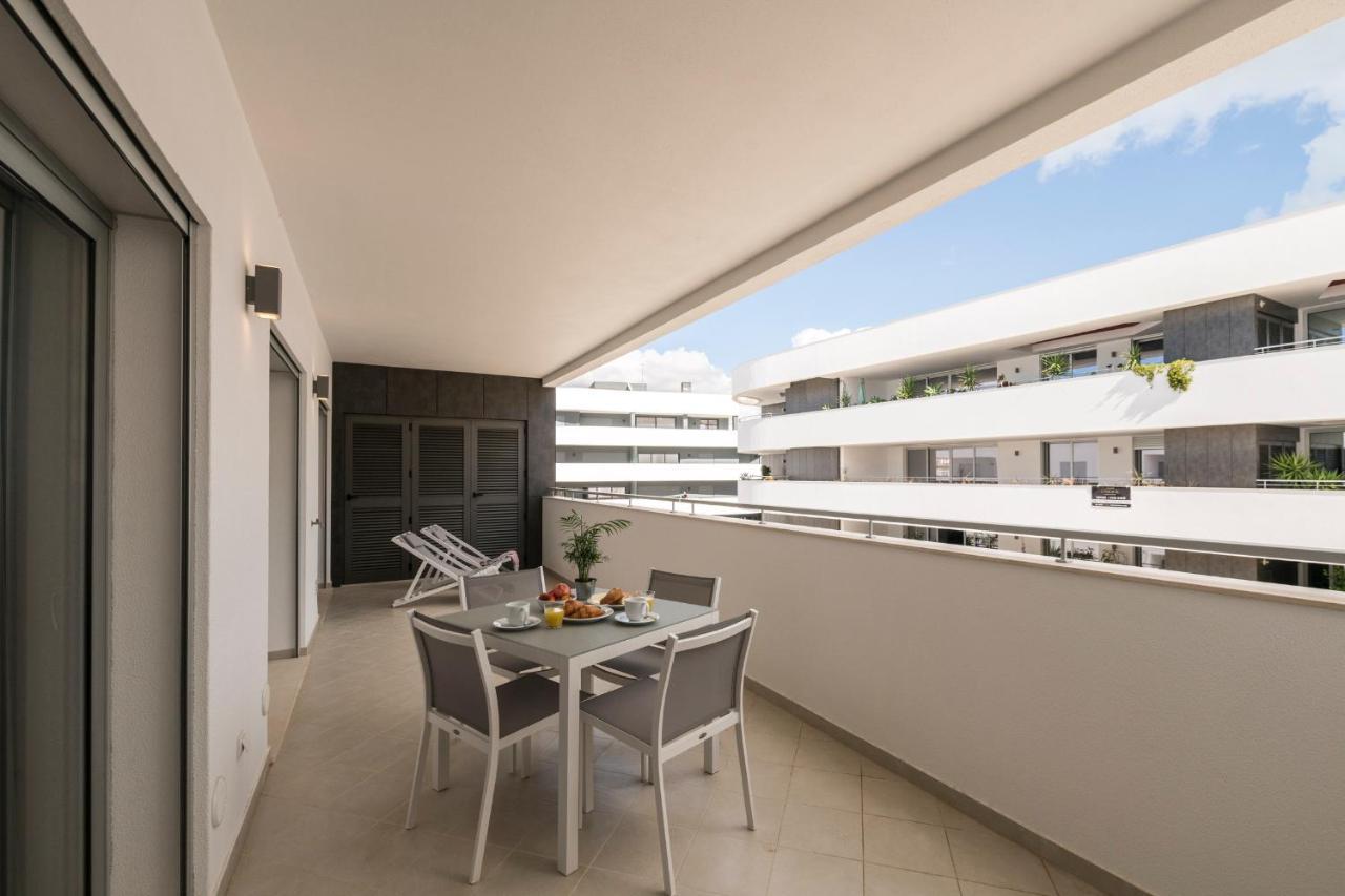 Coolhouses Lagos, 2 Bed Stylish City Flat, Rooftop Shared Pool, Clayheart Экстерьер фото