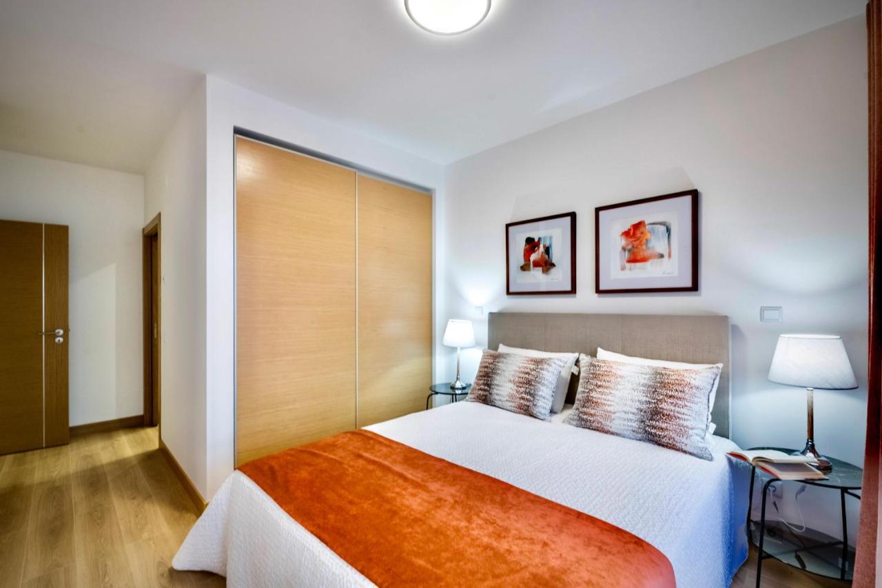 Coolhouses Lagos, 2 Bed Stylish City Flat, Rooftop Shared Pool, Clayheart Экстерьер фото