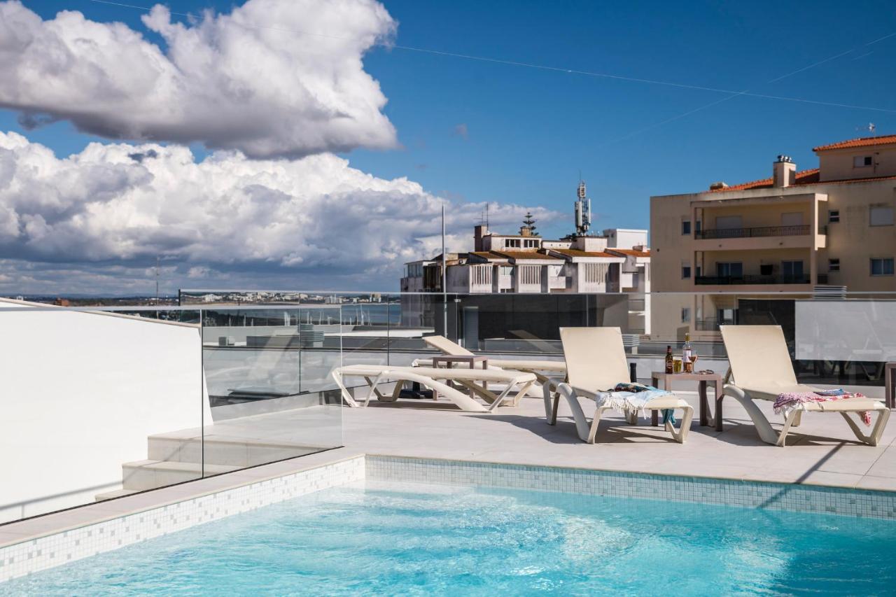 Coolhouses Lagos, 2 Bed Stylish City Flat, Rooftop Shared Pool, Clayheart Экстерьер фото
